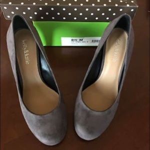 Gray suede pump size 8.5
